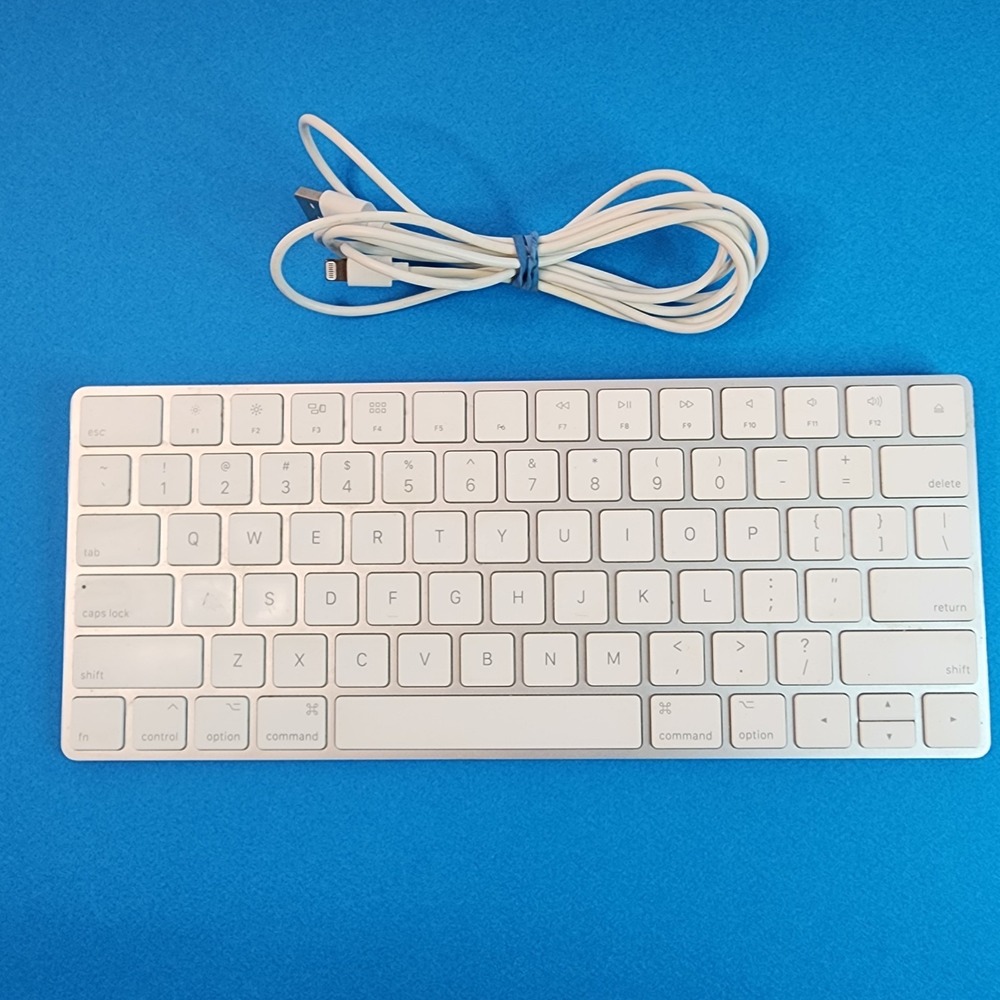Apple Magic Keyboard Model A1644 - Bluetooth Wireless w/ Charge Cable - TESTED